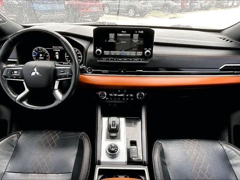 Used 2022 Mitsubishi Outlander SEL image 15