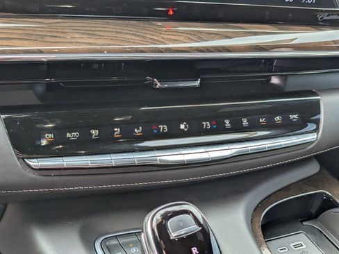 Certified 2024 Cadillac Escalade Sport Platinum w/ LPO, ONYX Package image 37