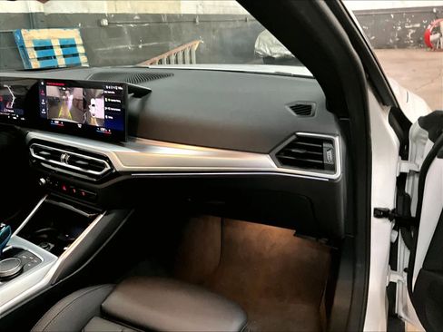 Used 2023 BMW i4 eDrive35 image 17