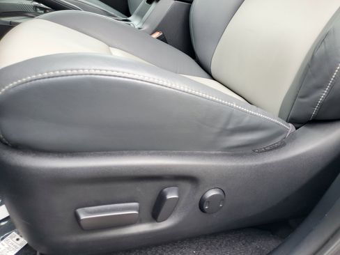 Used 2015 Toyota RAV4 Limited image 20