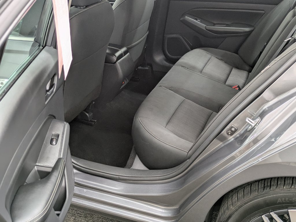 Used 2025 Nissan Altima 2.5 SV FWD image 25