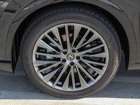 New 2026 Lexus RX 450h AWD image 10