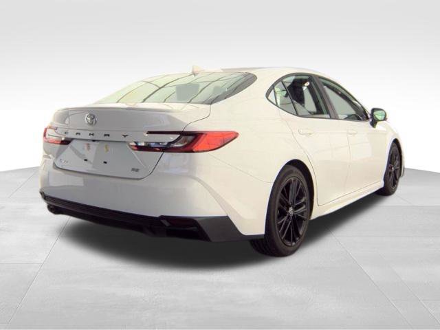 Used 2026 Toyota Camry SE FWD image 5