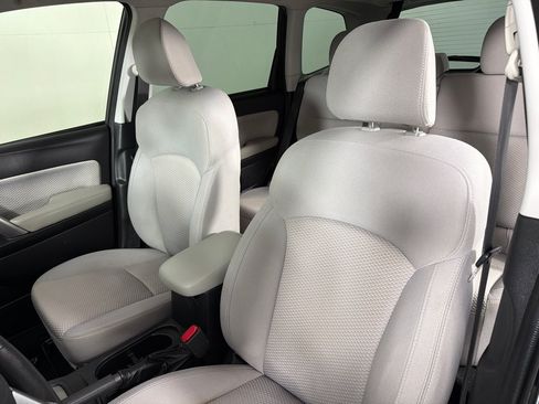 Used 2018 Subaru Forester 2.5i Premium AWD/4WD image 12
