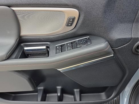 New 2025 Ford Expedition Active image 15