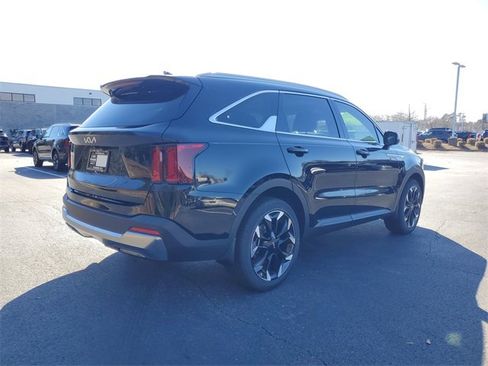 New 2025 Kia Sorento EX w/ Panoramic Sunroof Package image 4