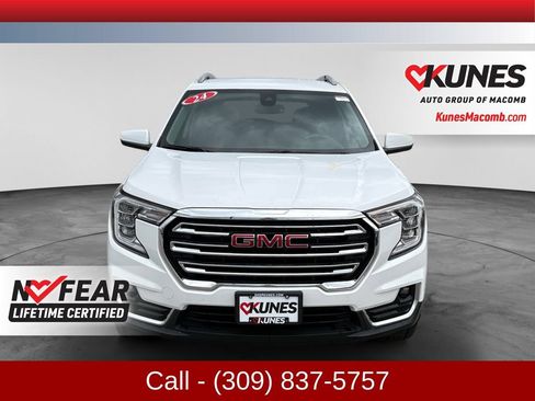 Used 2024 GMC Terrain SLT AWD/4WD image 2
