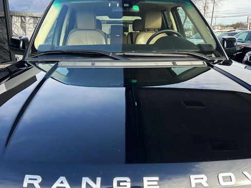 Used 2010 Land Rover Range Rover HSE image 13