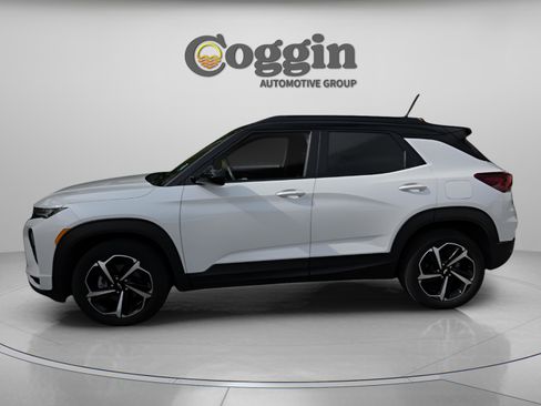 Certified 2023 Chevrolet TrailBlazer RS w/ Sun and Liftgate Package image 2