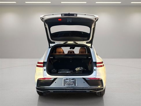 New 2026 Genesis GV70 2.5T Advanced image 9