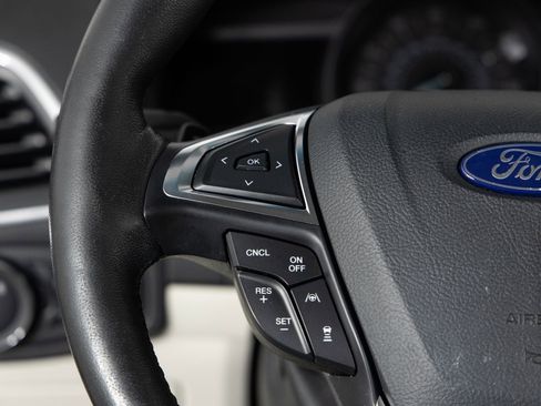 Used 2019 Ford Edge Titanium w/ Equipment Group 301A image 31