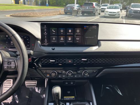 Used 2025 Honda Accord Sport image 25