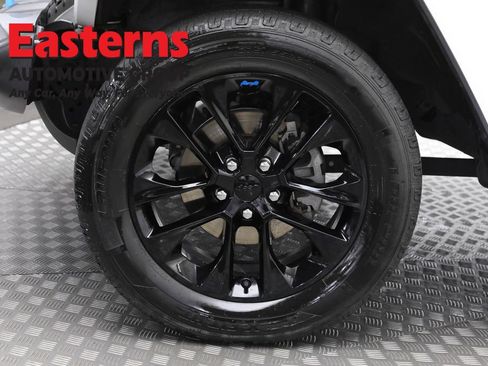 Used 2023 Jeep Wrangler Unlimited Sahara w/ Dual Top Group AWD/4WD image 32