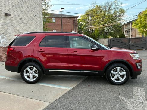 Used 2016 Ford Explorer XLT AWD/4WD image 5