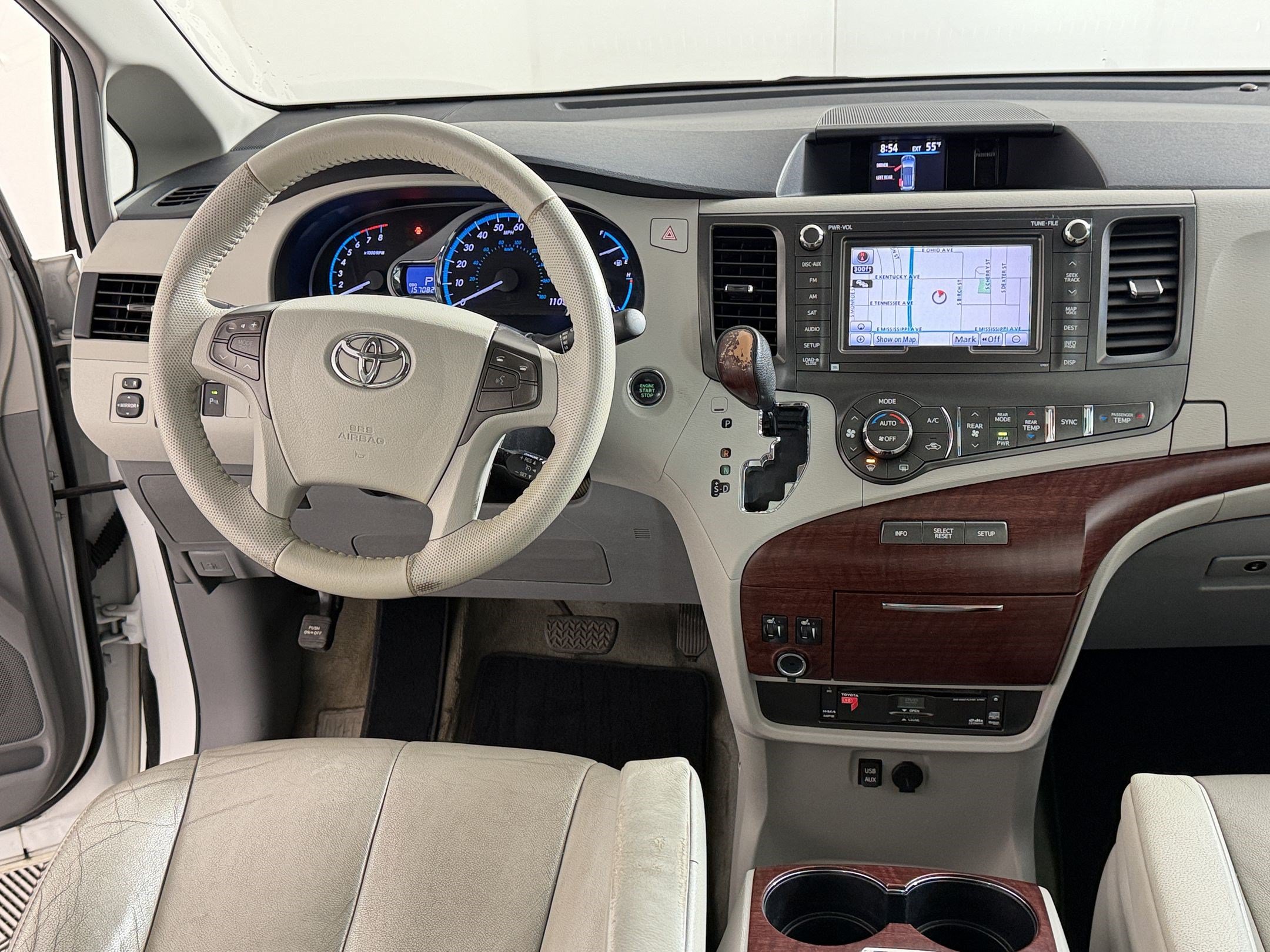 Used 2013 Toyota Sienna XLE w/ Premium Pkg AWD/4WD image 29