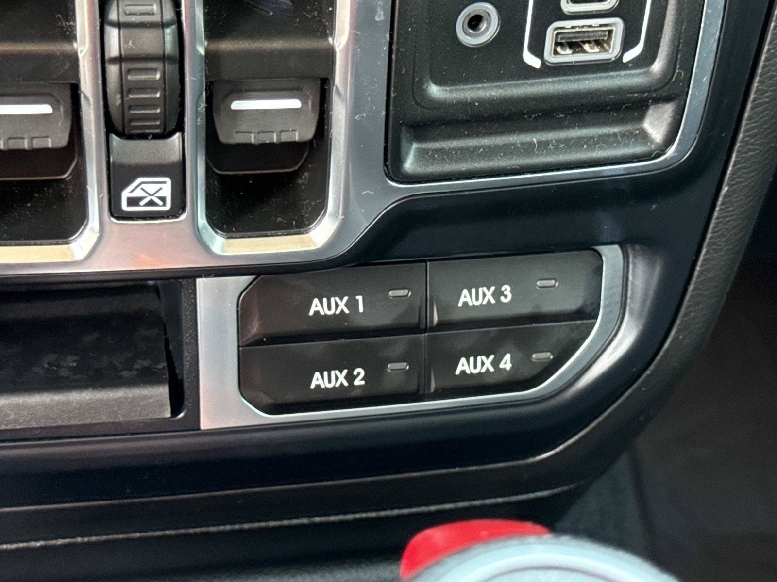Certified 2023 Jeep Gladiator Sport AWD/4WD image 30