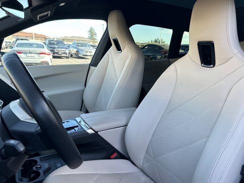 Used 2024 BMW iX xDrive50 w/ Sport Package AWD/4WD image 5