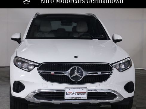 Used 2023 Mercedes-Benz GLC 300 4MATIC image 2