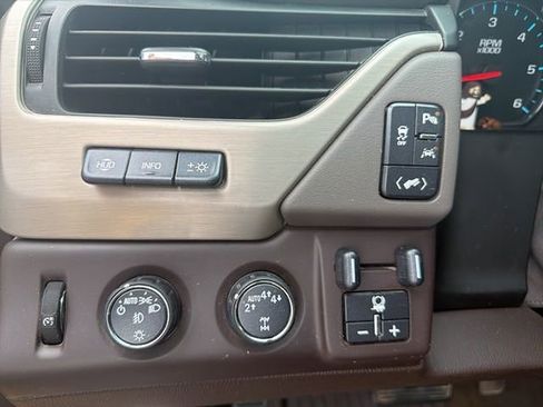 Used 2017 GMC Yukon XL Denali w/ Open Road Package image 7