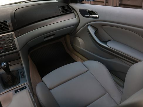 Used 2004 BMW M3 Coupe image 30