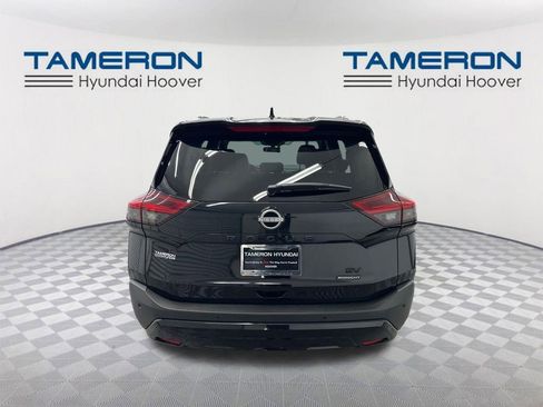 Used 2023 Nissan Rogue SV w/ SV Premium B Package image 4