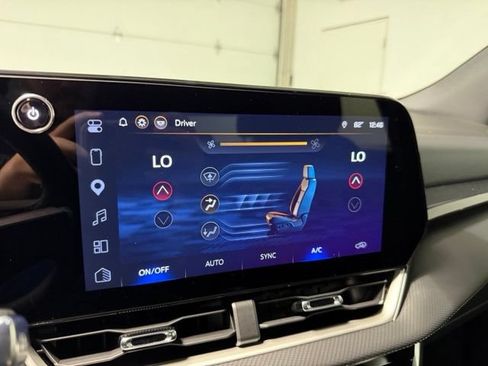 Used 2025 Chevrolet Equinox LT w/ Convenience Package II FWD image 19