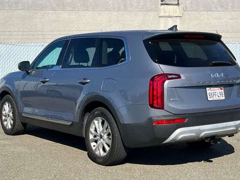 Used 2022 Kia Telluride LX AWD/4WD image 5