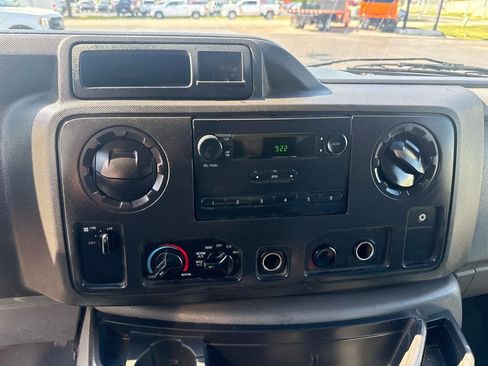 Used 2019 Ford E-350 and Econoline 350 Super Duty RWD image 15