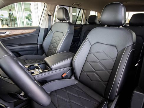 Used 2026 Volkswagen Atlas SE FWD image 24