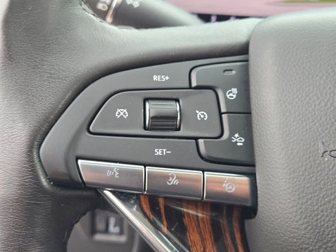 Used 2023 Cadillac Escalade Premium Luxury AWD/4WD image 38
