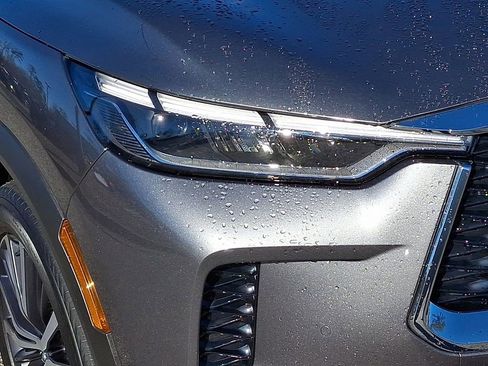 Used 2025 INFINITI QX60 Sensory w/ Vision Package image 9