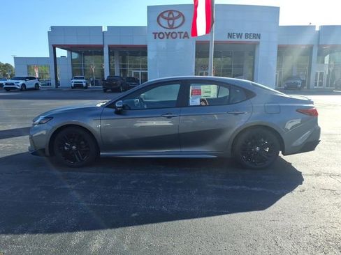 New 2026 Toyota Camry SE w/ Convenience Package FWD image 3