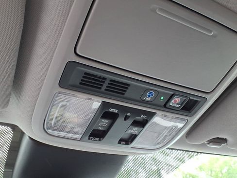 Used 2023 Honda Odyssey Touring image 23