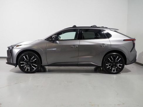Used 2026 Toyota bZ FWD image 9