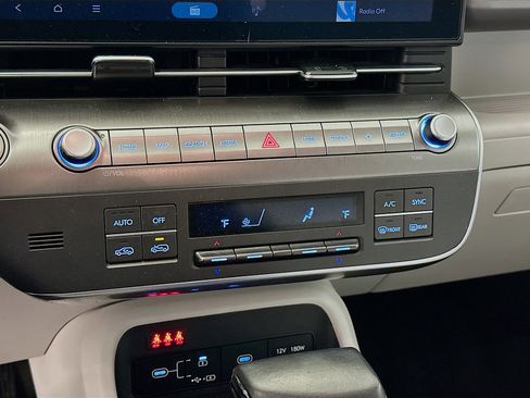 Used 2025 Hyundai Kona SEL image 24