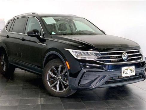 Used 2022 Volkswagen Tiguan SE FWD image 2