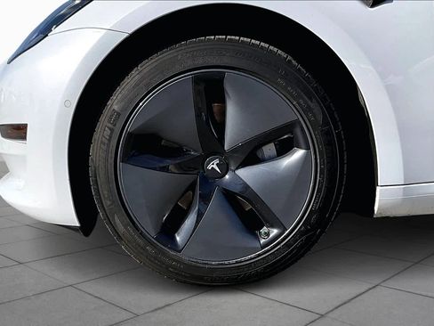 Used 2018 Tesla Model 3 Long Range image 10