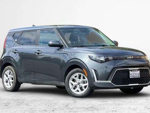 Used 2023 Kia Soul LX w/ Option Group 015 image 2