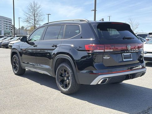 New 2026 Volkswagen Atlas Peak Edition AWD/4WD image 3
