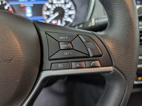 Used 2022 Nissan Altima 2.5 SV AWD/4WD image 17