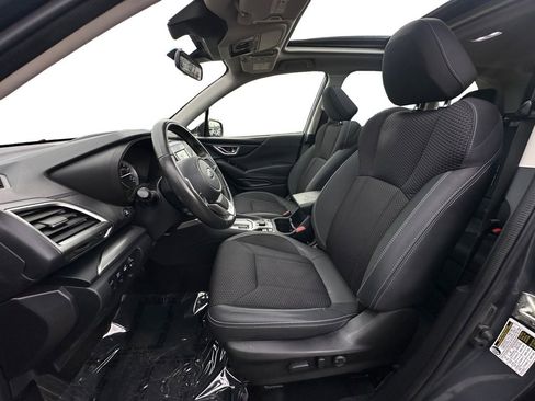 Used 2022 Subaru Forester Premium image 9