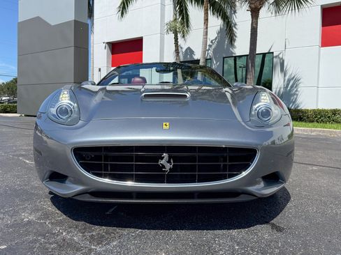 Used 2010 Ferrari California RWD image 16