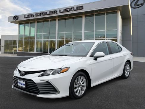 Used 2023 Toyota Camry LE image 7