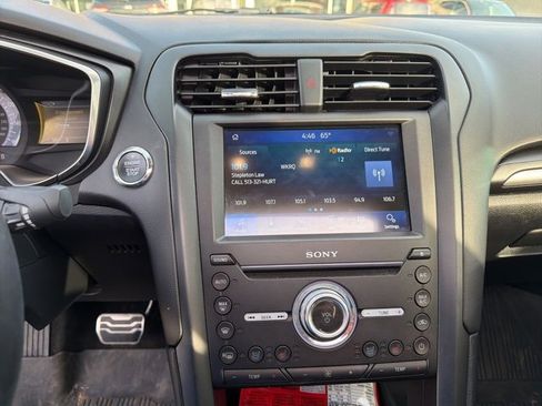 Used 2018 Ford Fusion Titanium image 26