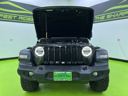 Used 2020 Jeep Wrangler Sport AWD/4WD image 4
