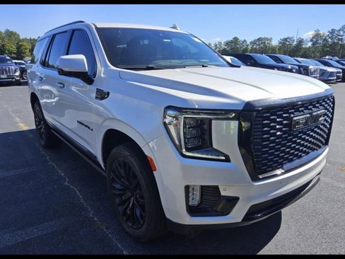 Used 2023 GMC Yukon Denali image 2