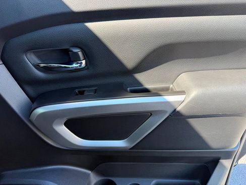 Used 2024 Nissan Titan SV w/ SV Convenience Package image 26