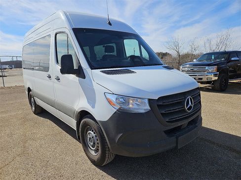 Used 2025 Mercedes-Benz Sprinter 2500 image 11