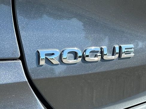 Used 2020 Nissan Rogue S FWD image 31