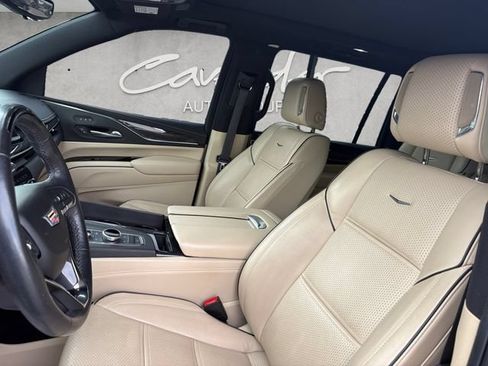 Used 2022 Cadillac Escalade ESV Premium Luxury w/ Performance Package AWD/4WD image 19
